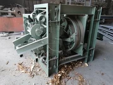 wood debarking machine