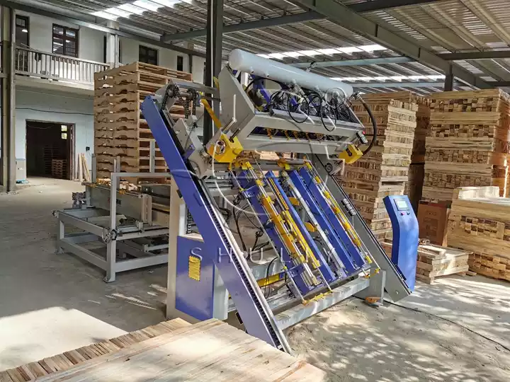 Pallet Nailer